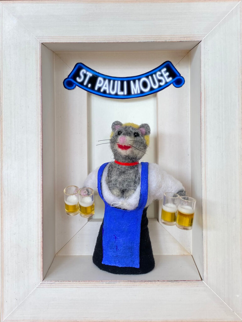 St. Pauli Mouse — needlefelted wool